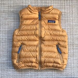 Patagonia Down Vest (size 3T)